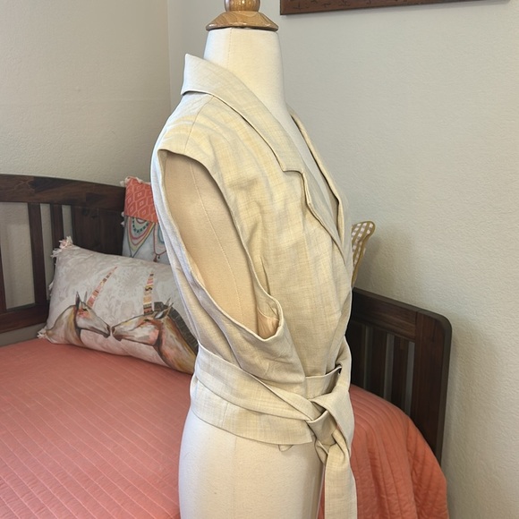 NWT Vero Moda Aware tailored tie vest in cream size 12 or Large - Picture 5 of 15